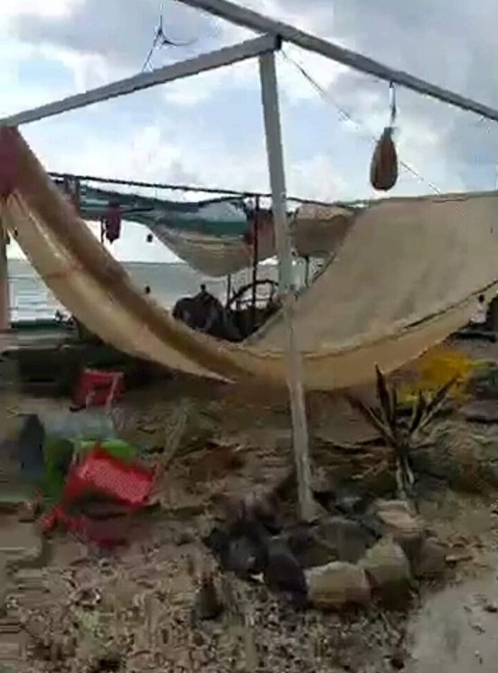 Hatay'da hortum korkuttu! İşyeri, kulübe ve ağaçlara zarar verdi